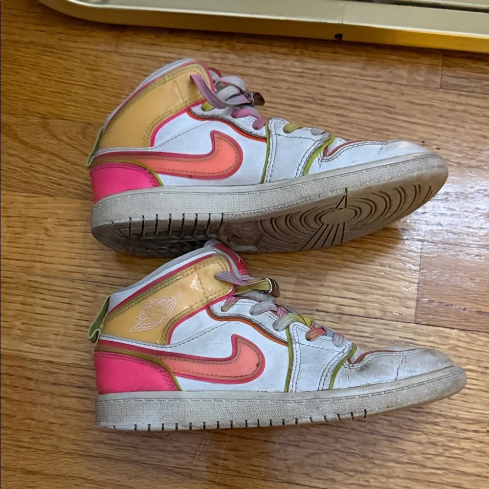 Nike Jordan 1 Edge Glow Size 13.5 Youth